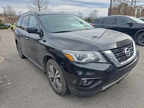 2017 Nissan Pathfinder SL