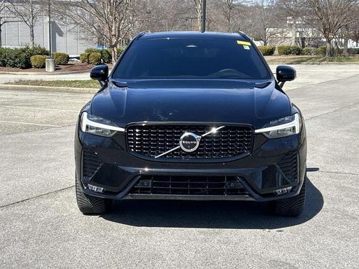 2022 Volvo XC60 B6 R-Design