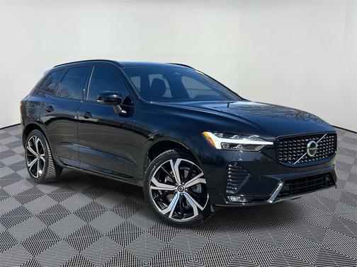 2022 Volvo XC60 B6 R-Design