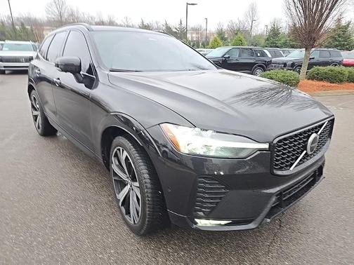 2022 Volvo XC60 B6 R-Design