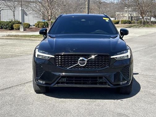 2022 Volvo XC60 B6 R-Design