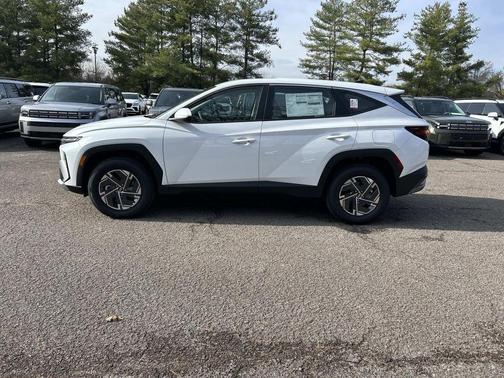 Pearl 2026 Hyundai TUCSON Hybrid Blue SE