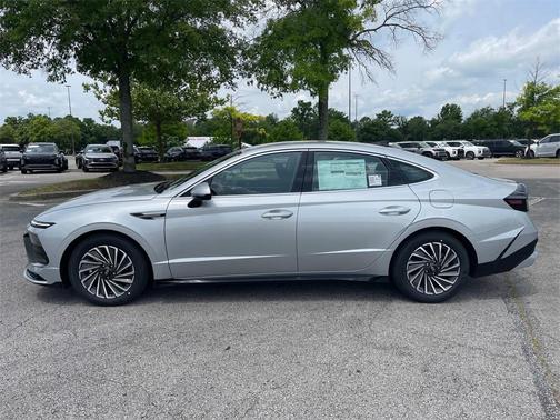 2025 Hyundai SONATA Hybrid SEL