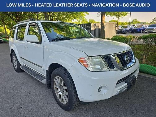 Avalanche 2010 Nissan Pathfinder LE