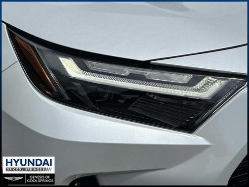 Wind Chill Pearl / Midnight Black Metallic 2023 Toyota RAV4 Hybrid XSE