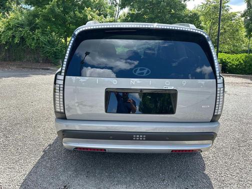 Cyber Gray 2026 Hyundai IONIQ 9 SE