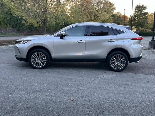 2024 Toyota Venza XLE