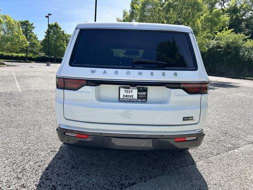 Bright White Clearcoat 2022 Jeep Wagoneer Series III