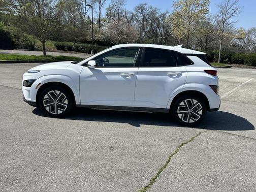 Lunar 2023 Hyundai KONA EV SEL