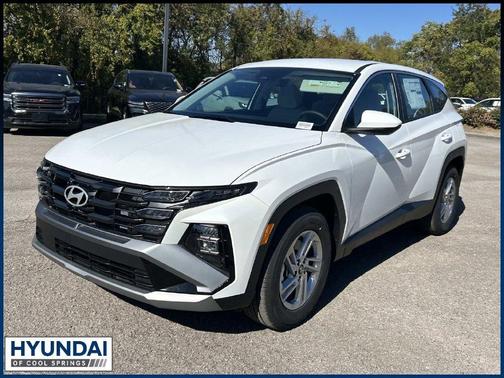 White Pearl 2026 Hyundai TUCSON SE