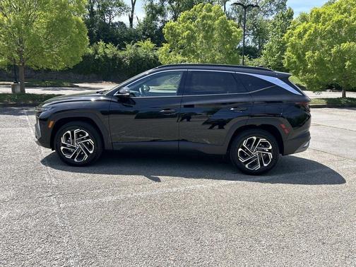 Phantom Black 2025 Hyundai TUCSON Limited