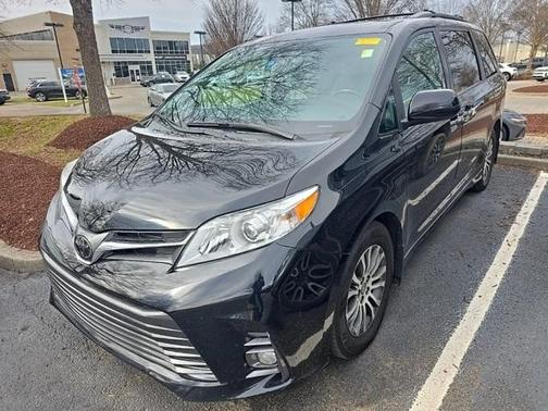 2019 Toyota Sienna XLE