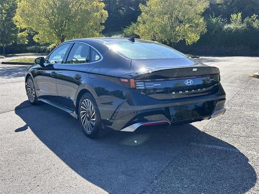2024 Hyundai SONATA Hybrid Limited