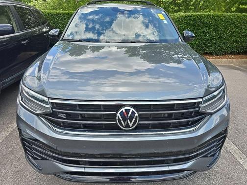 Platinum Gray Metallic 2023 Volkswagen Tiguan 2.0T SE R-Line Black