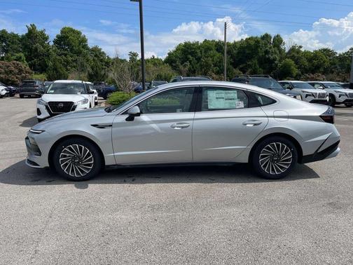 2025 Hyundai SONATA Hybrid SEL