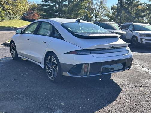 2025 Hyundai IONIQ 6 SEL