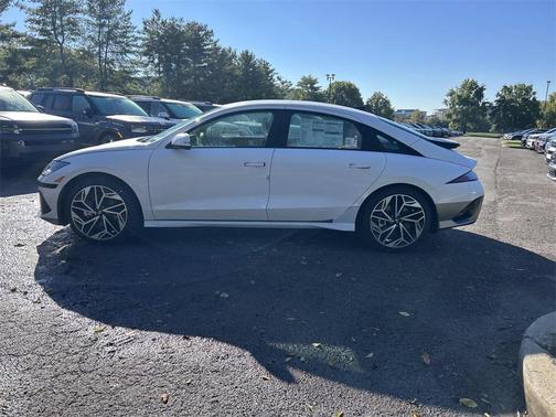 2025 Hyundai IONIQ 6 SEL