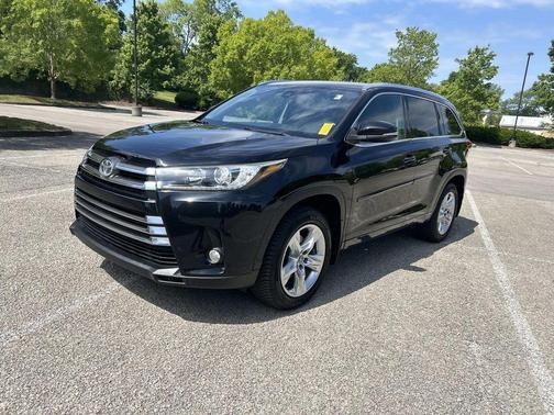Midnight Black 2017 Toyota Highlander Limited