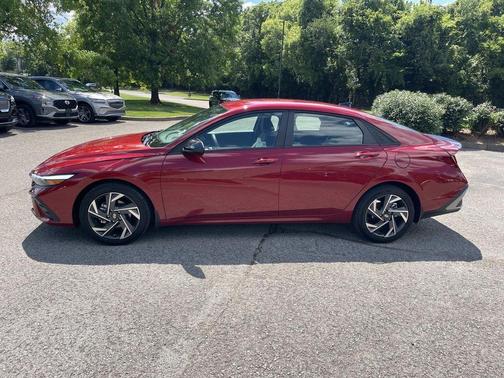 Red 2025 Hyundai ELANTRA SEL Sport