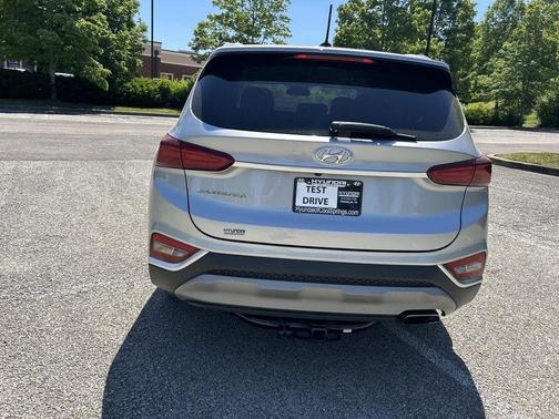 Shimmering Silver Pearl 2020 Hyundai SANTA FE 2.4 SE