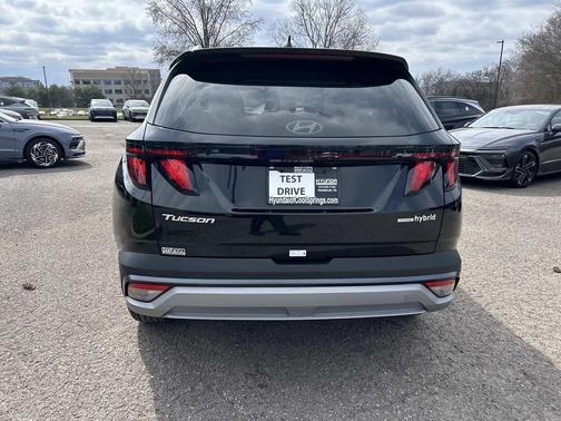 2026 Hyundai TUCSON Hybrid SEL