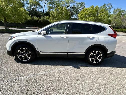 White 2018 Honda CR-V Touring