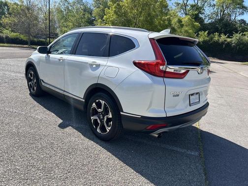 White 2018 Honda CR-V Touring