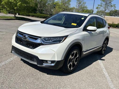 White 2018 Honda CR-V Touring