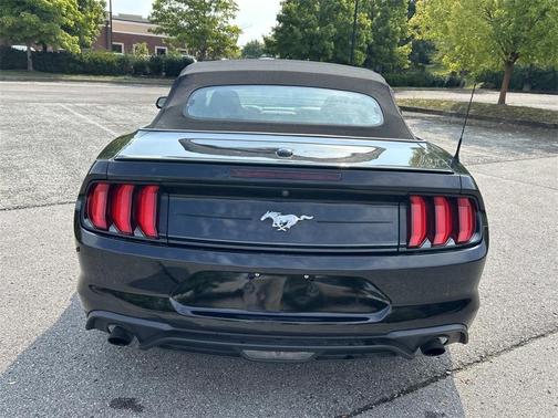 2022 Ford Mustang EcoBoost Premium