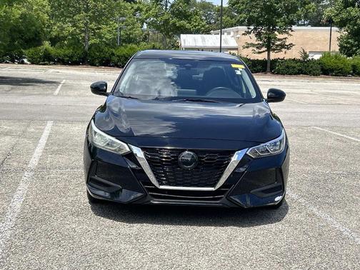 Black 2022 Nissan Sentra SV