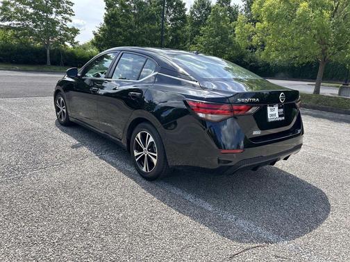 Black 2022 Nissan Sentra SV