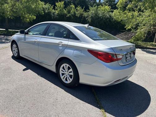 Radiant Silver Metallic 2012 Hyundai SONATA GLS