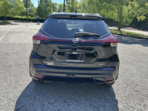 Super Black 2022 Nissan Kicks SV