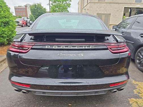 Jet Black Metallic 2020 Porsche Panamera 4S