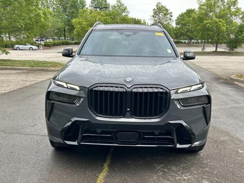 Gray Metallic 2025 BMW X7 xDrive40i