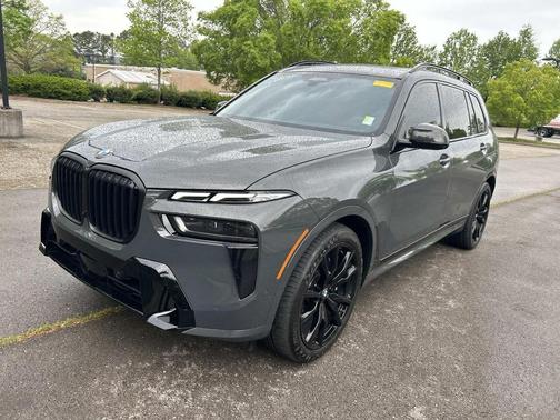 Gray Metallic 2025 BMW X7 xDrive40i
