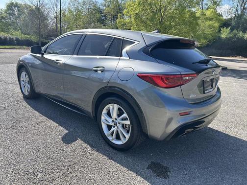 2018 INFINITI QX30 Luxury