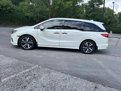 Diamond White 2018 Honda Odyssey Elite