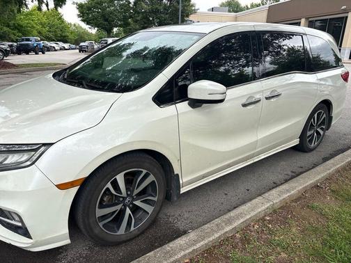 Diamond White 2018 Honda Odyssey Elite