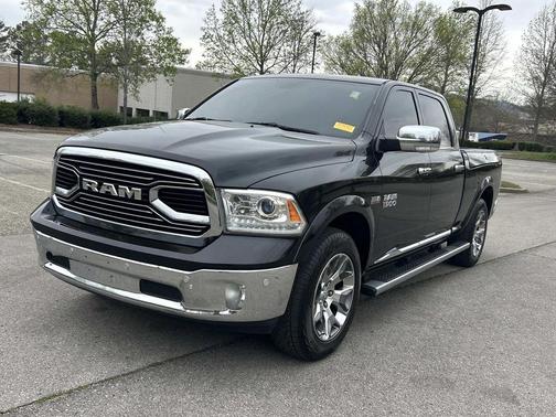 Brilliant Black Crystal Pearlcoat 2017 RAM 1500 Longhorn