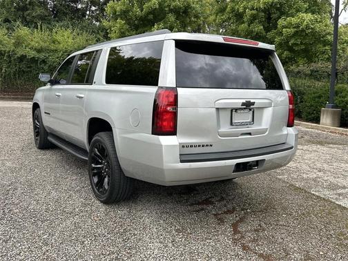 2019 Chevrolet Suburban LT
