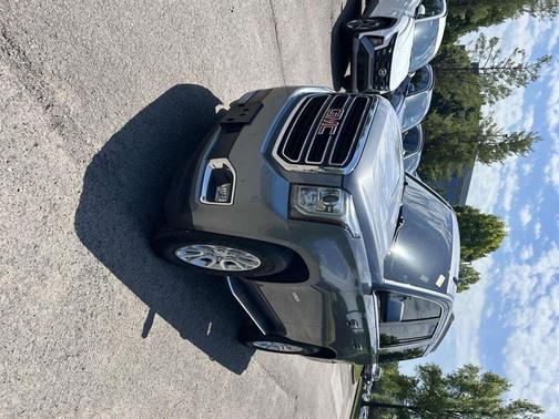 Steel Metallic 2020 GMC Yukon SLT