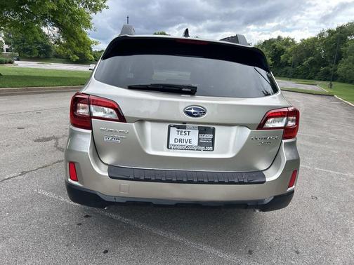 Tungsten Metallic 2016 Subaru Outback 3.6R Limited