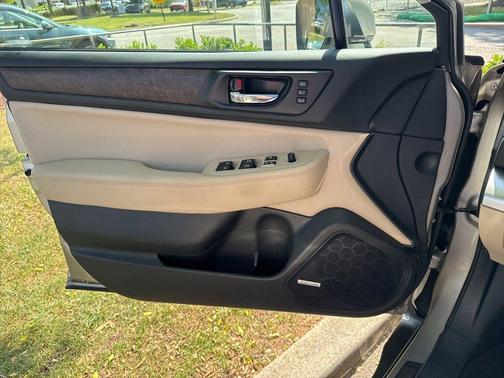Tungsten Metallic 2016 Subaru Outback 3.6R Limited