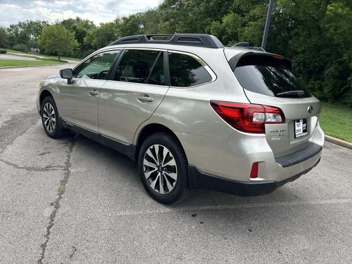 Tungsten Metallic 2016 Subaru Outback 3.6R Limited