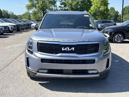 Silver 2022 Kia Telluride SX
