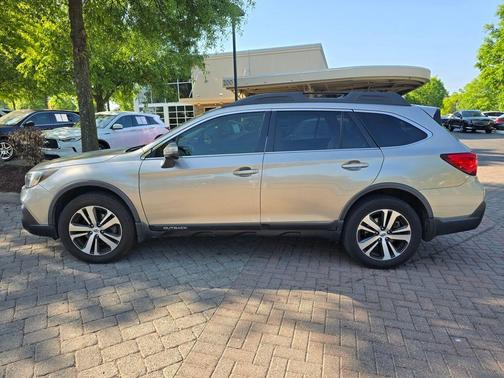 Tungsten Metallic 2018 Subaru Outback 2.5i Limited