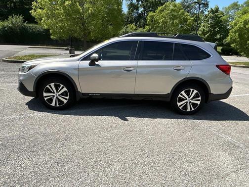 Tungsten Metallic 2018 Subaru Outback 2.5i Limited