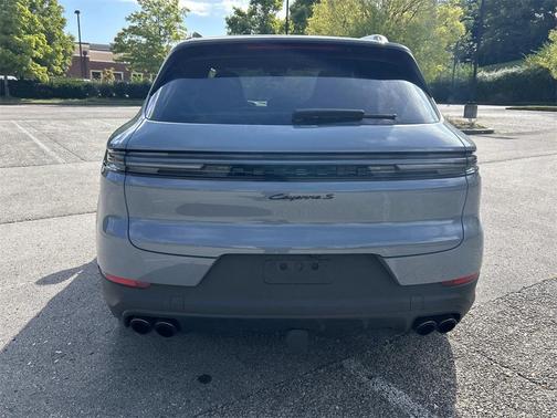 2024 Porsche Cayenne S