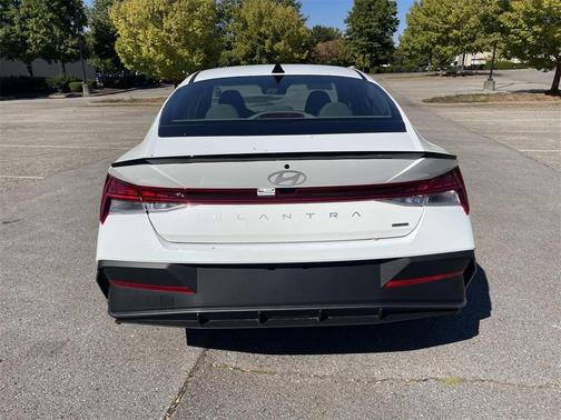 2025 Hyundai ELANTRA HEV SEL Sport